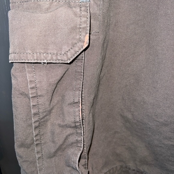 Eddie Bauer Men's Army Green Cargo Shorts - Picture 4 of 6